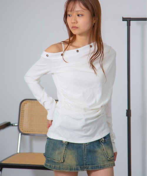 MEMECLE（メメクル）の「【 MEMECLE / メメクル 】アイレットワンショルダートップス（Tシャツ/カットソー・レディース・ライトブルー/ブラック/ホワイト/ライトグレー・FREE）」の2枚目の写真