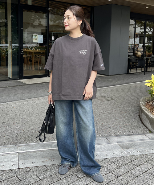 Champion(チャンピオン)の「別注【CHAMPION*JOURNAL STANDARD by HOLIDAY】16s/1 Jersey T-SH(Tシャツ/カットソー・レディース・ブラック系その他/チャコールグレー/ネイビー/ホワイト/ブラウン/ピンク・FREE)」の7枚目の写真