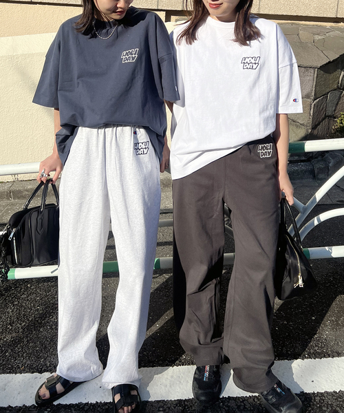 Champion(チャンピオン)の「別注【CHAMPION*JOURNAL STANDARD by HOLIDAY】16s/1 Jersey T-SH(Tシャツ/カットソー・レディース・ブラック系その他/チャコールグレー/ネイビー/ホワイト/ブラウン/ピンク・FREE)」の9枚目の写真