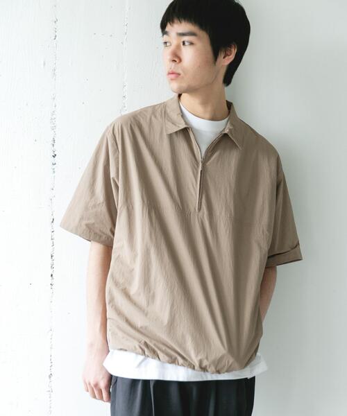 URBAN RESEARCH DOORS(アーバンリサーチドアーズ)の「『UVカット』フルダルナイロンハーフジップアクティブプルオーバー(シャツ/ブラウス・メンズ・チャコールグレー/ベージュ・LARGE/MEDIUM)」の2枚目の写真