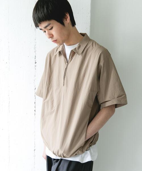 URBAN RESEARCH DOORS(アーバンリサーチドアーズ)の「『UVカット』フルダルナイロンハーフジップアクティブプルオーバー(シャツ/ブラウス・メンズ・チャコールグレー/ベージュ・LARGE/MEDIUM)」の5枚目の写真