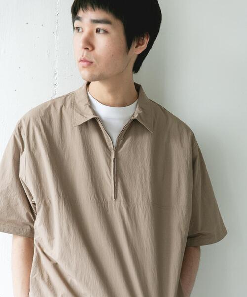 URBAN RESEARCH DOORS(アーバンリサーチドアーズ)の「『UVカット』フルダルナイロンハーフジップアクティブプルオーバー(シャツ/ブラウス・メンズ・チャコールグレー/ベージュ・LARGE/MEDIUM)」の6枚目の写真