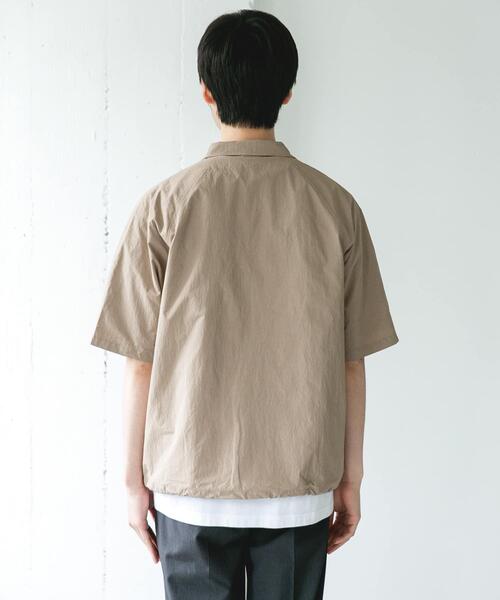 URBAN RESEARCH DOORS(アーバンリサーチドアーズ)の「『UVカット』フルダルナイロンハーフジップアクティブプルオーバー(シャツ/ブラウス・メンズ・チャコールグレー/ベージュ・LARGE/MEDIUM)」の11枚目の写真