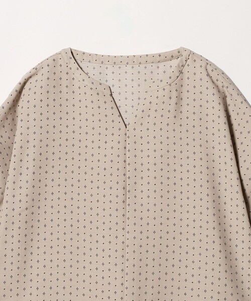 A DAY IN THE LIFE UNITED ARROWS(アデイインザライフユナイテッドアローズ)の「リネンライク プリント キーネック ドルマンブラウス <A DAY IN THE LIFE>(シャツ/ブラウス・レディース・ダークブラウン/ベージュ/ネイビー・FREE)」の18枚目の写真
