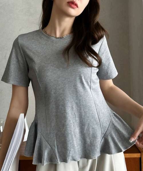 Eclat one(エクラワン)の「【Eclat one】コンパクト ペプラム クルーネック カットソー(Tシャツ/カットソー・レディース・グレー/ブラック/アイボリー・FREE)」の1枚目の写真