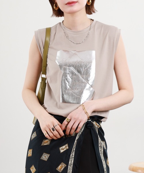 A.N.L（エーエヌエル　レーベル）の「A.N.L 箔プリントノースリーブカットソー（Tシャツ/カットソー・レディース・オフホワイト/ブラック/モカ・38）」の10枚目の写真