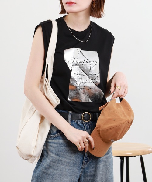 A.N.L（エーエヌエル　レーベル）の「A.N.L 箔プリントノースリーブカットソー（Tシャツ/カットソー・レディース・オフホワイト/ブラック/モカ・38）」の4枚目の写真
