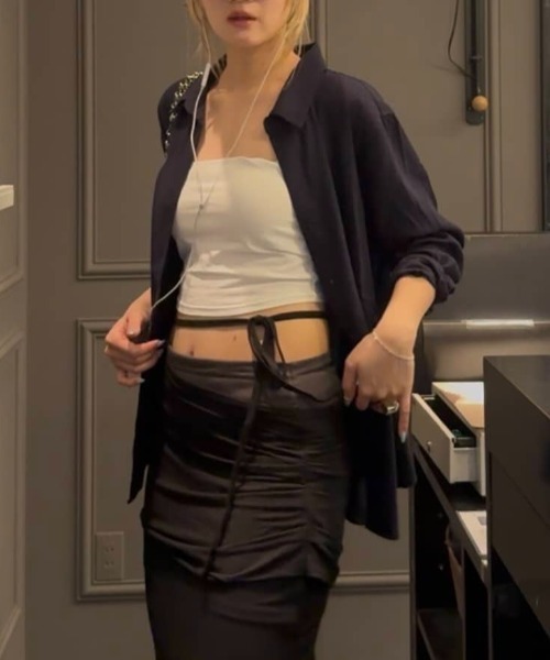 MOUSSY(マウジー)の「LINEN BLEND BASIC シャツ(シャツ/ブラウス・レディース・ホワイト/ベージュ/ネイビー・FREE)」の11枚目の写真