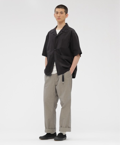 MHL.(エムエイチエル)の「SANDED COTTON LINEN(シャツ/ブラウス・メンズ・ブラック/スモークグレー・SMALL/MEDIUM/LARGE)」の3枚目の写真
