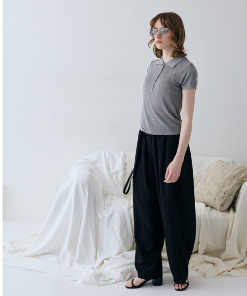 flaeu(フラユ)の「Volume Easy Pants(スラックス・レディース・ベージュ/ブラック/グレー・MEDIUM/SMALL)」の12枚目の写真