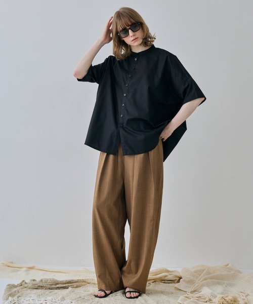 flaeu(フラユ)の「Volume Easy Pants(スラックス・レディース・ベージュ/ブラック/グレー・MEDIUM/SMALL)」の22枚目の写真