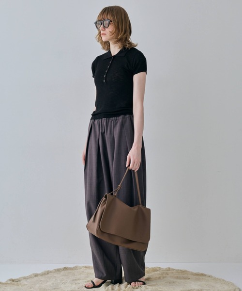 flaeu(フラユ)の「Volume Easy Pants(スラックス・レディース・ベージュ/ブラック/グレー・MEDIUM/SMALL)」の19枚目の写真