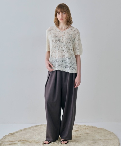 flaeu(フラユ)の「Volume Easy Pants(スラックス・レディース・ベージュ/ブラック/グレー・MEDIUM/SMALL)」の20枚目の写真