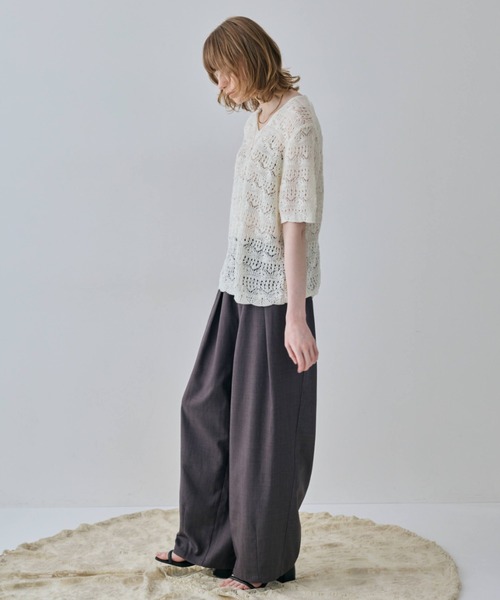 flaeu(フラユ)の「Volume Easy Pants(スラックス・レディース・ベージュ/ブラック/グレー・MEDIUM/SMALL)」の21枚目の写真