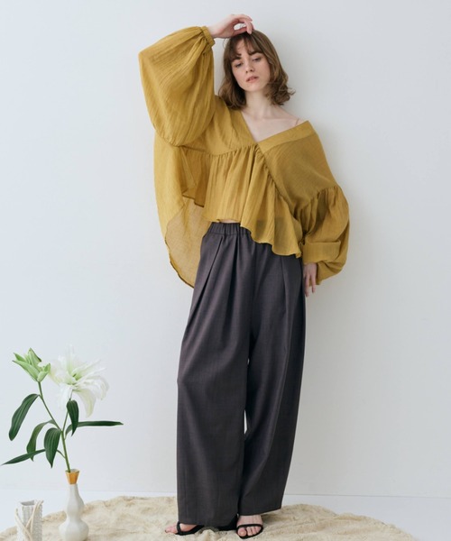 flaeu(フラユ)の「Volume Easy Pants(スラックス・レディース・ベージュ/ブラック/グレー・MEDIUM/SMALL)」の17枚目の写真
