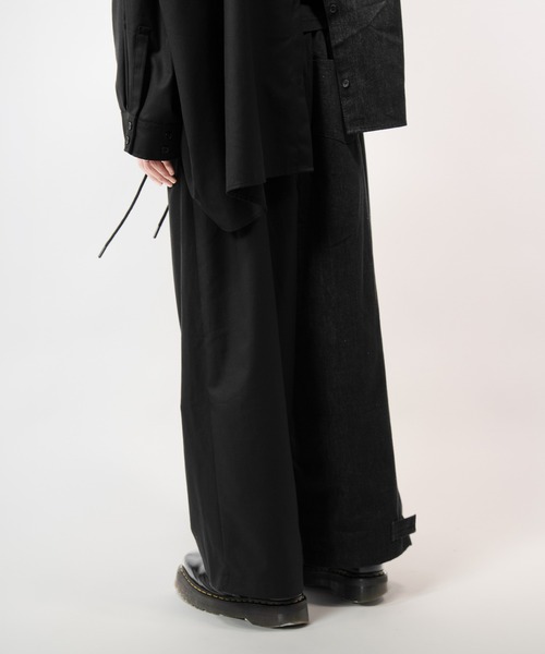 Ruze(ルゼ)の「Asymmetry denim docking PT/アシンメトリーデニムドッキングパンツ(デニムパンツ・メンズ・ブラック・MEDIUM/LARGE)」の14枚目の写真