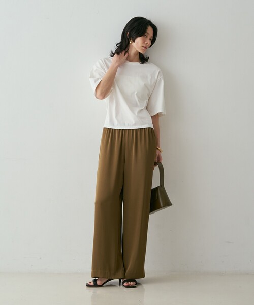 qualite(カリテ)の「【接触冷感】プレミアム天竺ドルマンTシャツ 春服 夏服 オフィスカジュアル(Tシャツ/カットソー・レディース・チャコールグレー/オフホワイト/ライム・フリー)」の5枚目の写真