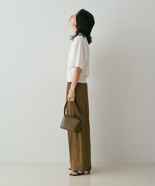 qualite(カリテ)の「【接触冷感】プレミアム天竺ドルマンTシャツ 春服 夏服 オフィスカジュアル(Tシャツ/カットソー・レディース・チャコールグレー/オフホワイト/ライム・フリー)」の7枚目の写真