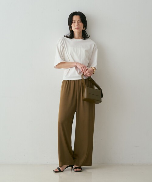 qualite(カリテ)の「【接触冷感】プレミアム天竺ドルマンTシャツ 春服 夏服 オフィスカジュアル(Tシャツ/カットソー・レディース・チャコールグレー/オフホワイト/ライム・フリー)」の8枚目の写真