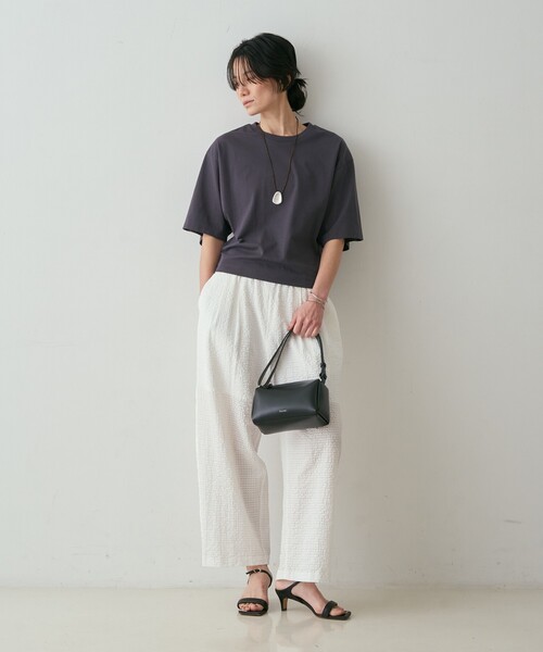 qualite(カリテ)の「【接触冷感】プレミアム天竺ドルマンTシャツ 春服 夏服 オフィスカジュアル(Tシャツ/カットソー・レディース・チャコールグレー/オフホワイト/ライム・フリー)」の9枚目の写真