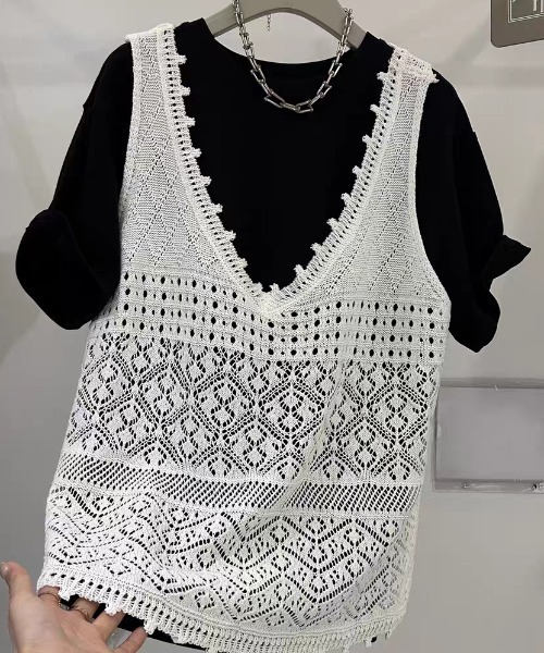 LUCPY(ラクピー)の「クロシェビスチェ×ベーシックTシャツセット(Tシャツ/カットソー・レディース・ブラック×ホワイト/ホワイト/ブラック・FREE)」の1枚目の写真