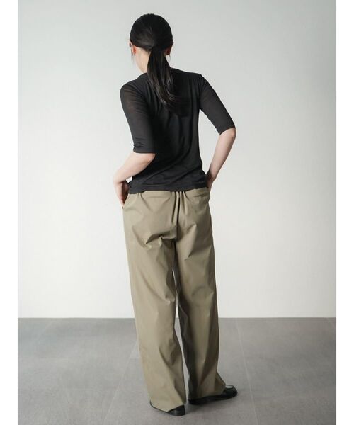 FIKA.(フィーカ)の「Sheer tank layered pullover(Tシャツ/カットソー・レディース・ブラック/ベージュ・FREE)」の7枚目の写真
