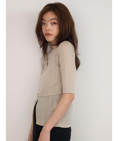 FIKA.(フィーカ)の「Sheer tank layered pullover(Tシャツ/カットソー・レディース・ブラック/ベージュ・FREE)」の11枚目の写真