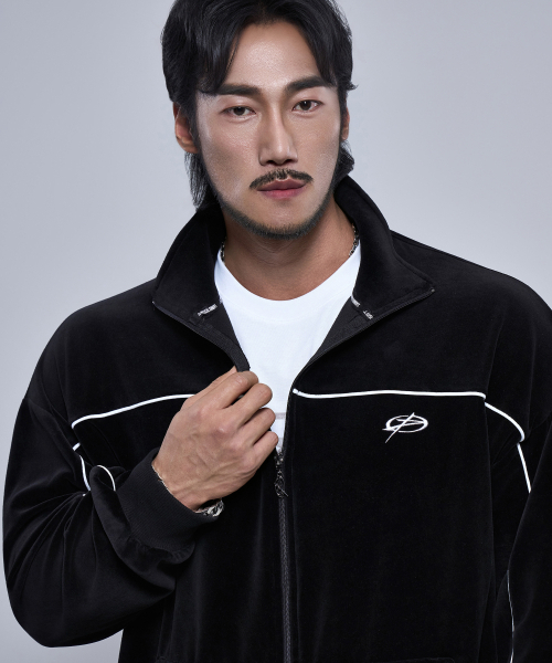 PHYSICAL GARMENTS（フィジカルガーメンツ）の「P2583 ベロアトラックジャケット [ブラック]（ジャージ・メンズ・ブラック・1/2）」の2枚目の写真