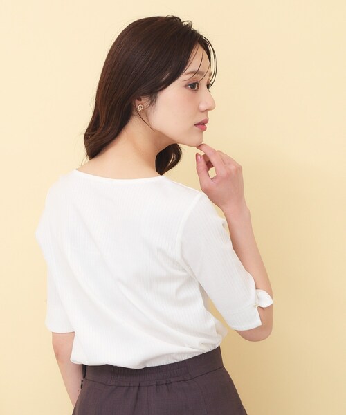 index(インデックス)の「【接触冷感】ハートネックリボンボタンワイドリブ《UVケア/洗濯機OK》(Tシャツ/カットソー・レディース・ブラック/ダークオレンジ/オフホワイト・40/38/36)」の6枚目の写真