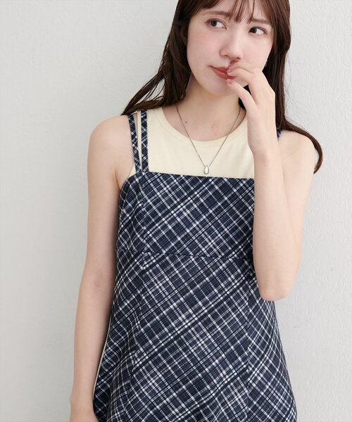 natural couture(ナチュラルクチュール)の「カットジョーゼットキャミワンピース(ワンピース・レディース・グレー/その他2/その他1/ドット/ブラック/グレイッシュベージュ/その他3/その他4・FREE)」の15枚目の写真