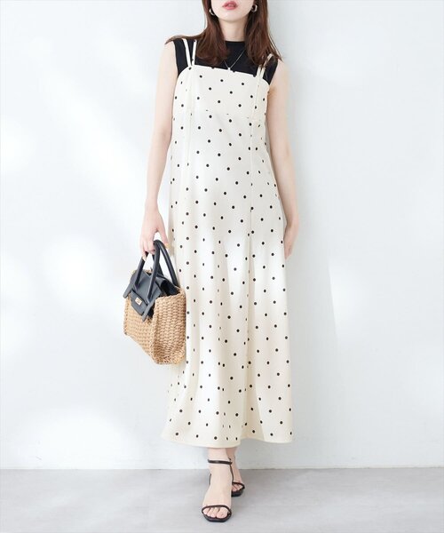 natural couture(ナチュラルクチュール)の「カットジョーゼットキャミワンピース(ワンピース・レディース・グレー/その他2/その他1/ドット/ブラック/グレイッシュベージュ・FREE)」の20枚目の写真