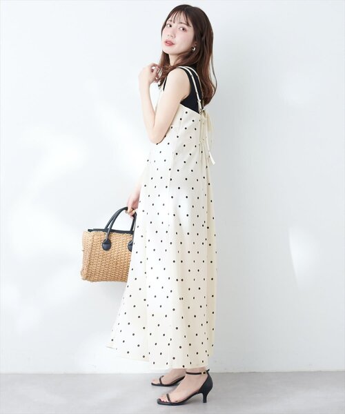 natural couture(ナチュラルクチュール)の「カットジョーゼットキャミワンピース(ワンピース・レディース・グレー/その他2/その他1/ドット/ブラック/グレイッシュベージュ・FREE)」の21枚目の写真