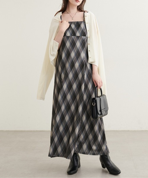 natural couture(ナチュラルクチュール)の「カットジョーゼットキャミワンピース(ワンピース・レディース・グレー/その他2/その他1/ドット/ブラック/グレイッシュベージュ/その他3/その他4/その他5・FREE)」の10枚目の写真