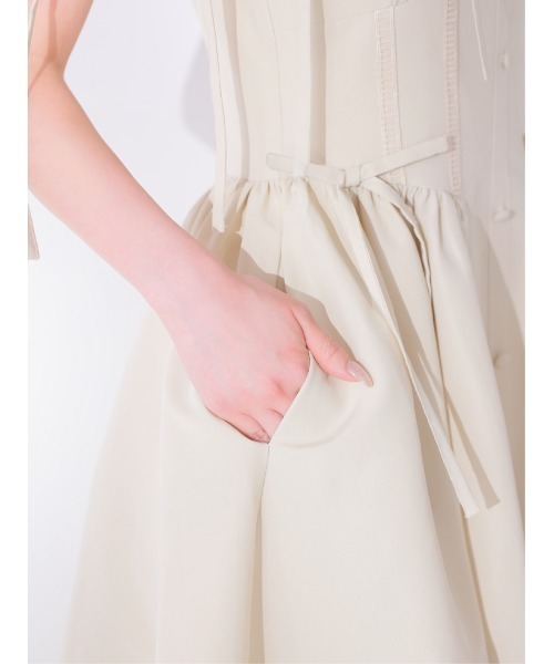 M me eme(エムミーエメ)の「Broad ribbon bare flare onepiece(ワンピース・レディース・ベージュ/ブラック・FREE/XS)」の22枚目の写真