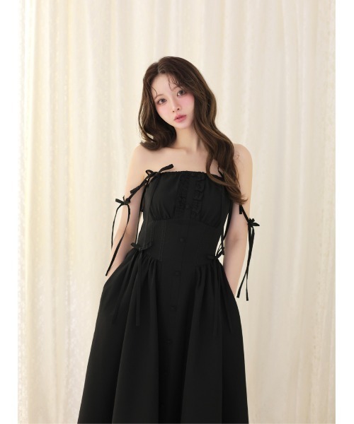 M me eme(エムミーエメ)の「Broad ribbon bare flare onepiece(ワンピース・レディース・ベージュ/ブラック・FREE/XS)」の6枚目の写真
