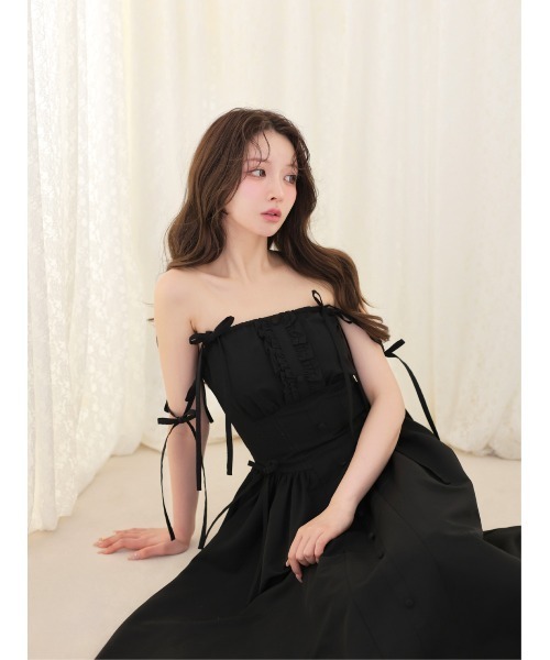 M me eme(エムミーエメ)の「Broad ribbon bare flare onepiece(ワンピース・レディース・ベージュ/ブラック・FREE/XS)」の5枚目の写真
