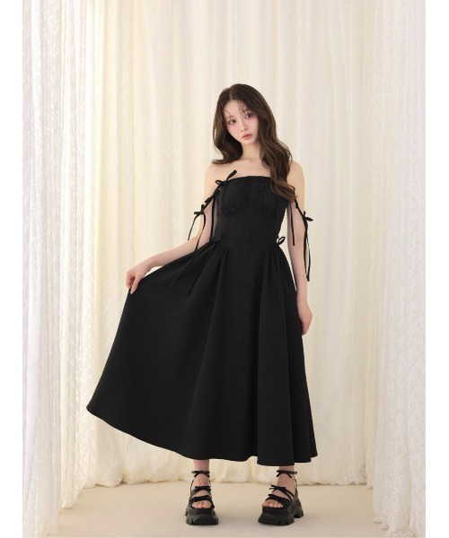 M me eme(エムミーエメ)の「Broad ribbon bare flare onepiece(ワンピース・レディース・ベージュ/ブラック・FREE/XS)」の9枚目の写真