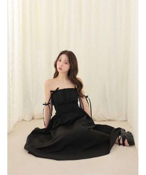 M me eme(エムミーエメ)の「Broad ribbon bare flare onepiece(ワンピース・レディース・ベージュ/ブラック・FREE/XS)」の8枚目の写真