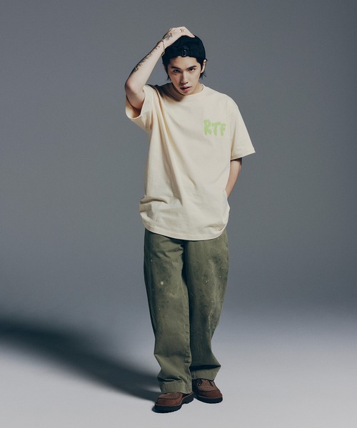 RULE THE FATE（ルールザフェイト）の「RTF FLUFFY TEE/フラッフィーTシャツ（Tシャツ/カットソー・メンズ・ベージュ/ブラック・2/1/0）」の2枚目の写真