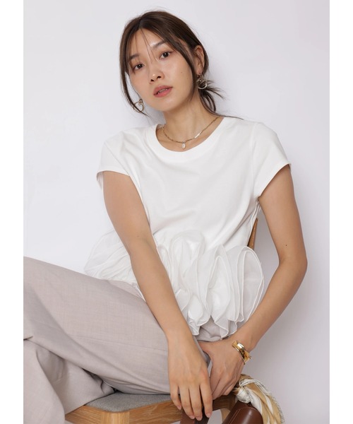 JUSGLITTY(ジャスグリッティー)の「ペタルヘムTシャツ(Tシャツ/カットソー・レディース・ライトイエロー/ホワイト/ブラック・2)」の2枚目の写真