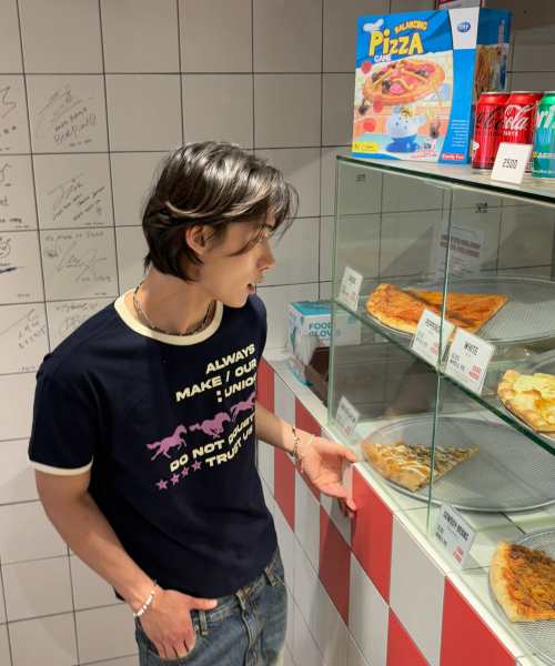 AMOU(アモウ)の「Runing horse Ringer T-shirts NAVY(Tシャツ/カットソー・レディース・その他・1/2/3)」の7枚目の写真