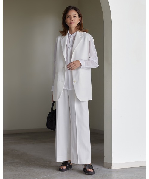 DoCLASSE( ドゥクラッセ)の「ヴィスコースツイル・タックワイドパンツ(その他パンツ・レディース・ホワイト/ベージュ/ミント・11/9)」の1枚目の写真