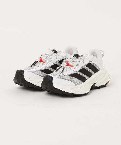 adidas(アディダス)の「ADIDAS アディダス TERREX FREEHIKER SL GTX テレックス フリーハイカー SL GTX KI5163 FTWR/CORE/SEMI(スニーカー・メンズ・ホワイト・26.0cm/25.0cm/24.5cm/25.5cm/29.0cm/28.5cm/28.0cm/27.5cm/27.0cm/26.5cm)」の1枚目の写真