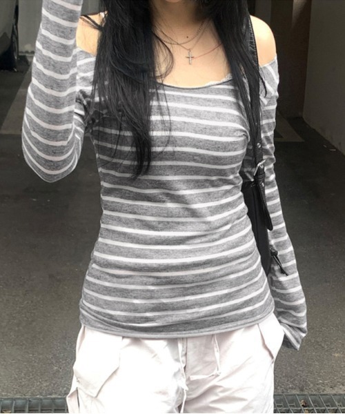 boemy(ボエミー)の「ボートネック ボーダー ロングTシャツ(Tシャツ/カットソー・レディース・グレー/ブラック・FREE)」の3枚目の写真