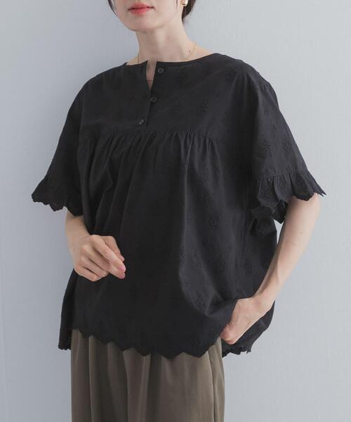 URBAN RESEARCH DOORS（アーバンリサーチドアーズ）の「アイレットレース2wayブラウス（シャツ/ブラウス・レディース・ブラック/ミント/オフホワイト・FREE）」の2枚目の写真