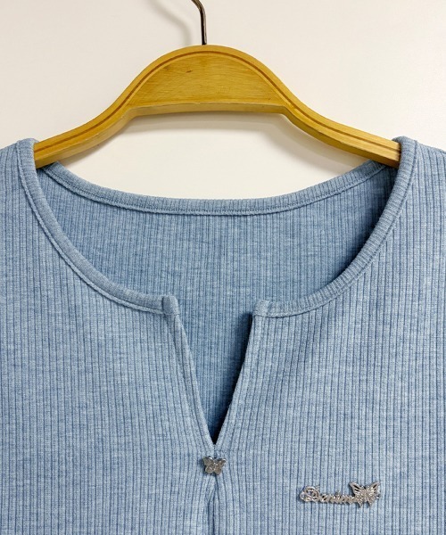 ONEP STAR(ワンピスター)の「キーネックボタンデザインリブ半袖カットソー(Tシャツ/カットソー・レディース・ブルー・MEDIUM/LARGE/X-LARGE)」の10枚目の写真