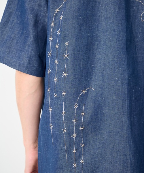 TANAKA(タナカ)の「【TANAKA/タナカ】別注THE SS SHIRT INDIGO LINEN EMBROIDERY(シャツ/ブラウス・メンズ・インディゴブルー・L/M)」の3枚目の写真