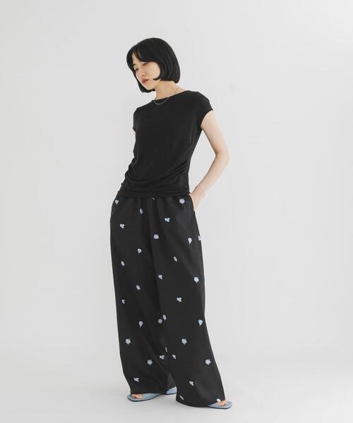 KBF(ケイビーエフ)の「タックドレープTEE(Tシャツ/カットソー・レディース・グリーン系その他/イエロー系その他/オフホワイト/ブラック・ONE)」の16枚目の写真