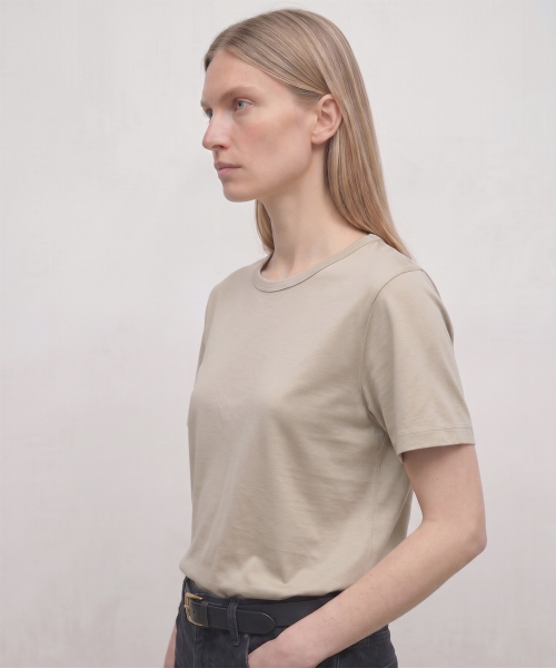 KIMDOH(キムド)の「Corta Cotton T-shirt(Tシャツ/カットソー・レディース・ブラック/ライトグレー/スカイブルー/ネイビー/アイボリー/カーキ・FREE)」の8枚目の写真