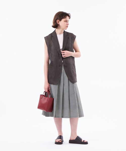 MACKINTOSH PHILOSOPHY（ﾏｯｷﾝﾄｯｼｭ ﾌｨﾛｿﾌｨｰ）の「【UPTON GILET（アップトン ジレ）】リネンメッシュ（ベスト・レディース・ブラウン系その他4/ダークネイビー・38/36）」の5枚目の写真